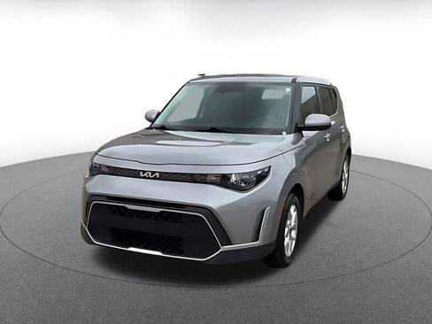 Used 2025 Kia Soul LX w/ LX Technology Package FWD image 7
