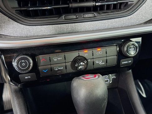 Used 2022 Jeep Compass Latitude image 17