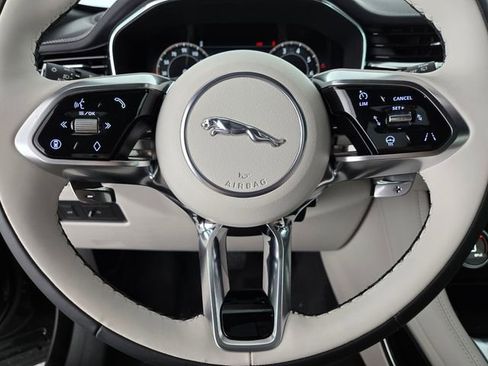 New 2026 Jaguar F-PACE R-Dynamic S image 21