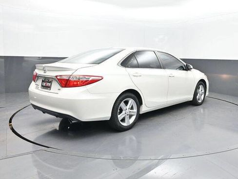 Used 2015 Toyota Camry SE image 19