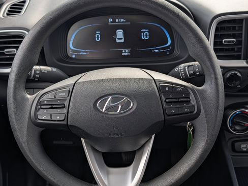 Certified 2023 Hyundai Venue SE image 15