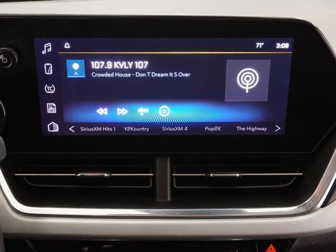 Used 2025 Chevrolet Trax LT w/ Driver Confidence Package image 24