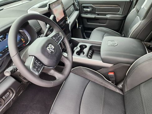 New 2026 RAM 2500 Laramie AWD/4WD image 7