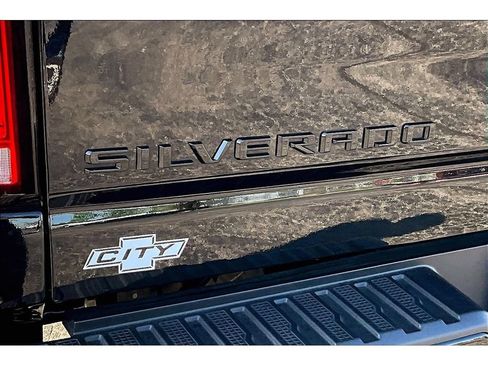Used 2025 Chevrolet Silverado 2500 ZR2 w/ Technology Package AWD/4WD image 10