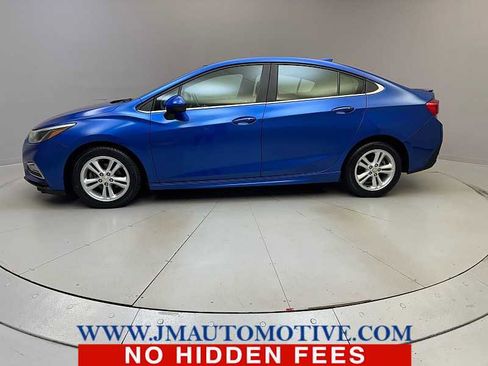 Used 2016 Chevrolet Cruze LT w/ Sun And Sound Package FWD image 2