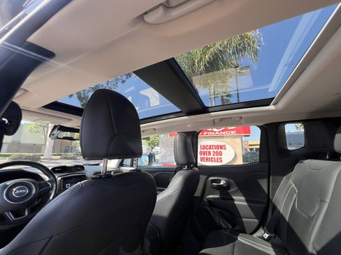 Used 2020 Jeep Renegade Limited w/ UConnect 8.4 Nav Group image 13