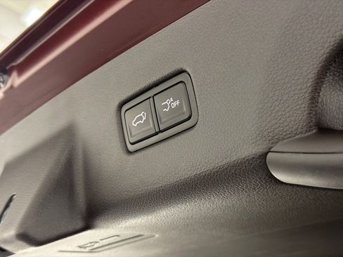 Used 2024 Kia Carnival SX Prestige FWD image 9