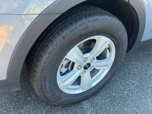 Certified 2025 Kia Sorento LX FWD image 7