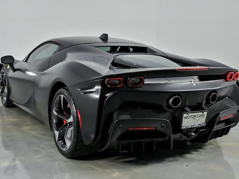 Used 2022 Ferrari SF90 Stradale AWD/4WD image 10