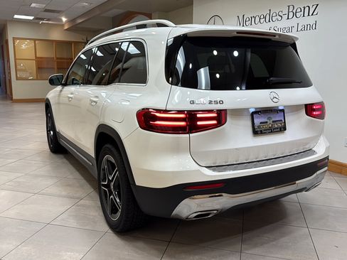 Certified 2026 Mercedes-Benz GLB 250 image 4