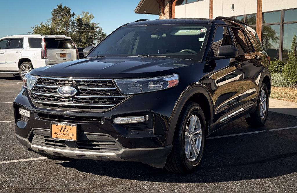 Used 2021 Ford Explorer XLT w/ Equipment Group 202A AWD/4WD image 12