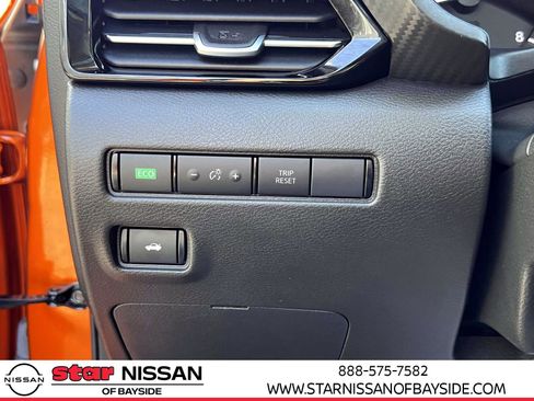 Used 2022 Nissan Sentra SR w/ SR Premium Package image 21