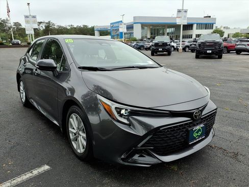Used 2025 Toyota Corolla SE w/ SE Package FWD image 1