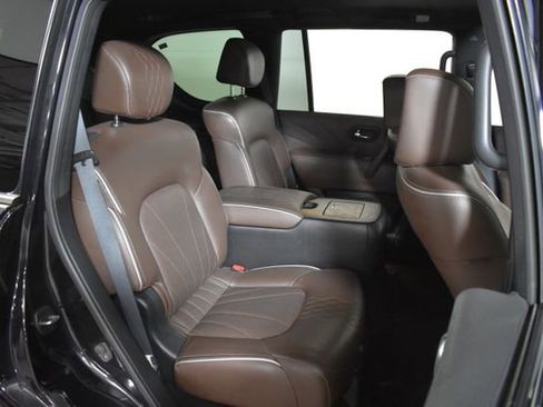Used 2017 INFINITI QX80 Limited w/ All Season Package image 37