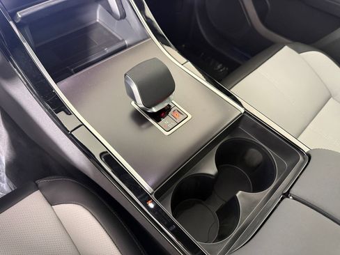 New 2026 Land Rover Range Rover Velar Dynamic SE image 25