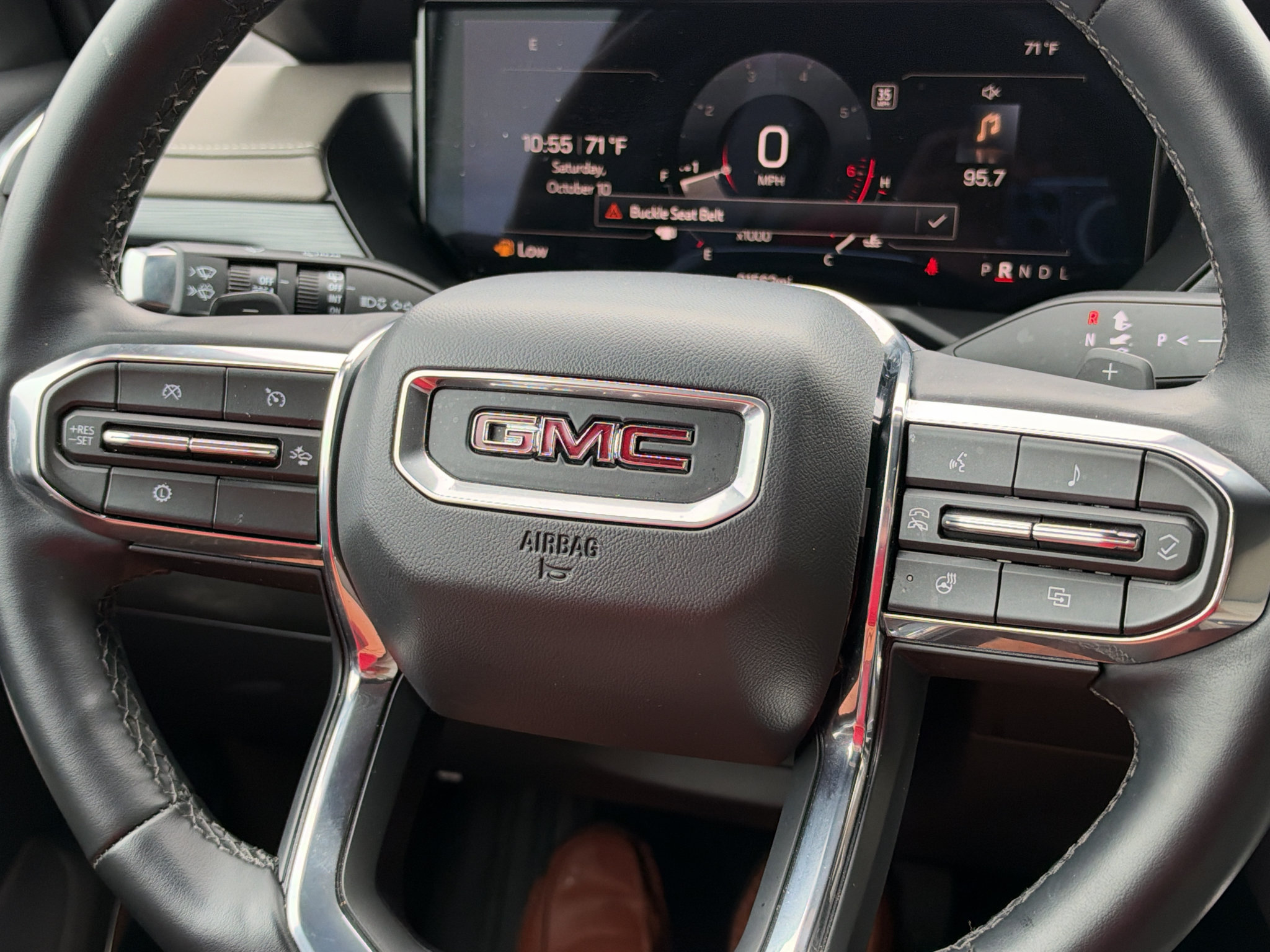 Used 2026 GMC Acadia Elevation w/ Elevation Premium Package FWD image 29