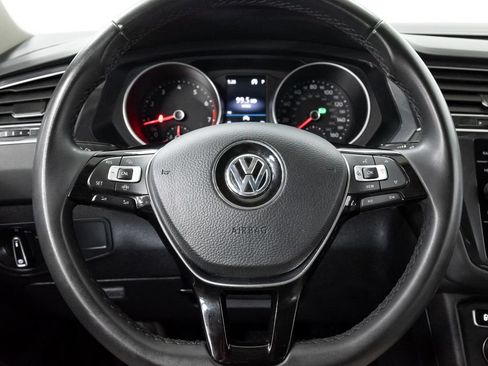Used 2020 Volkswagen Tiguan SE w/ Panoramic Sunroof Package AWD/4WD image 14
