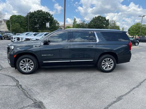 Used 2021 GMC Yukon XL Denali AWD/4WD image 2