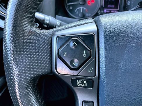 Certified 2020 Toyota Tacoma TRD Off-Road w/ Technology Package AWD/4WD image 22