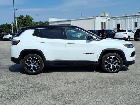 Used 2025 Jeep Compass Limited AWD/4WD image 8