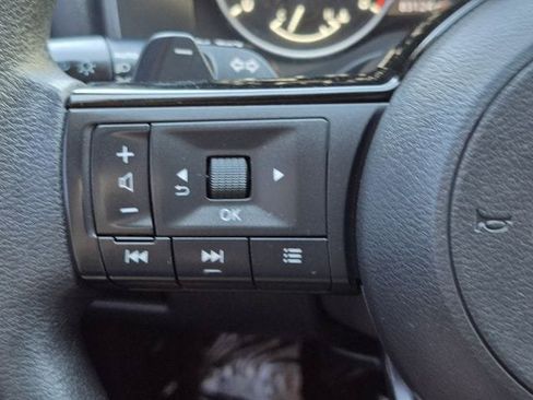 Used 2021 Nissan Rogue SV AWD/4WD image 12