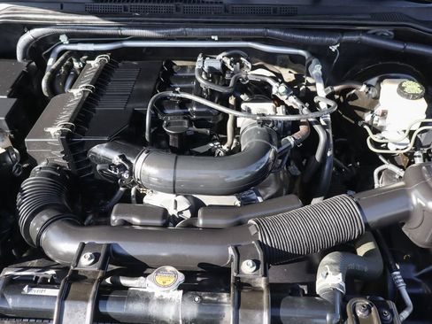 Used 2016 Nissan Frontier S image 12