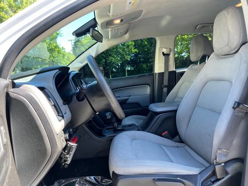 Used 2018 Chevrolet Colorado W/T image 9