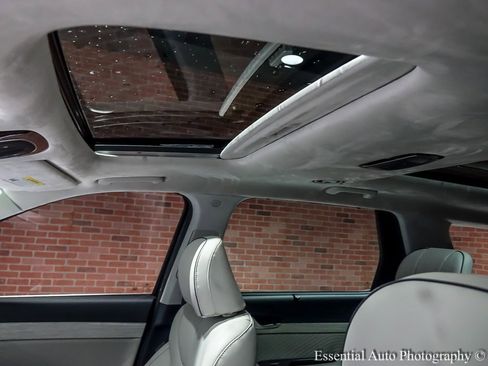 Used 2024 Hyundai Palisade Calligraphy image 16