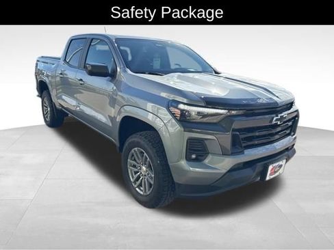 Used 2024 Chevrolet Colorado LT w/ LT Convenience Package III AWD/4WD image 4