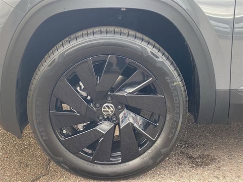 New 2026 Volkswagen Atlas Cross Sport SE image 6