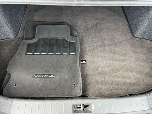 Used 2025 Nissan Versa SV image 32