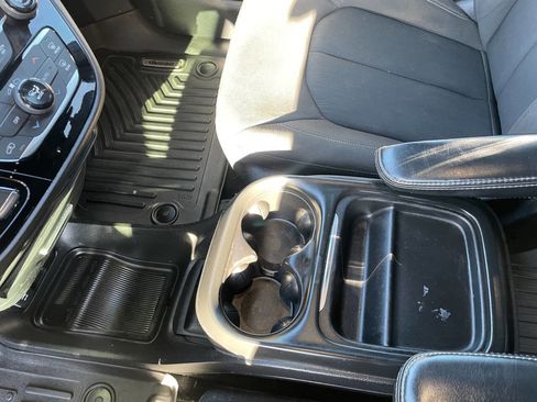 Used 2020 Chrysler Pacifica Touring w/ Advanced Safetytec Group image 25