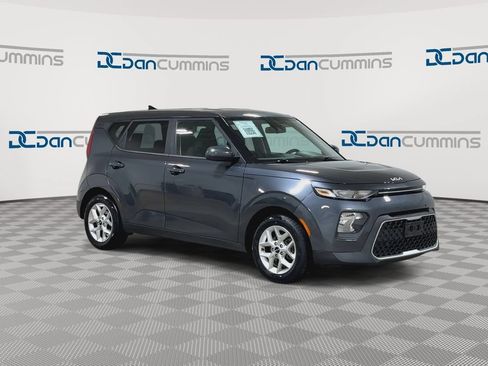 Used 2022 Kia Soul LX w/ Technology Package FWD image 3