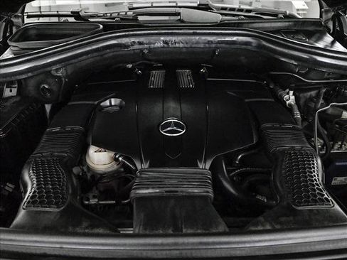 Used 2015 Mercedes-Benz ML 400 4MATIC image 2