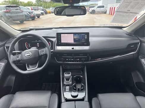 Used 2025 Nissan Rogue SL w/ Tech Package AWD/4WD image 26