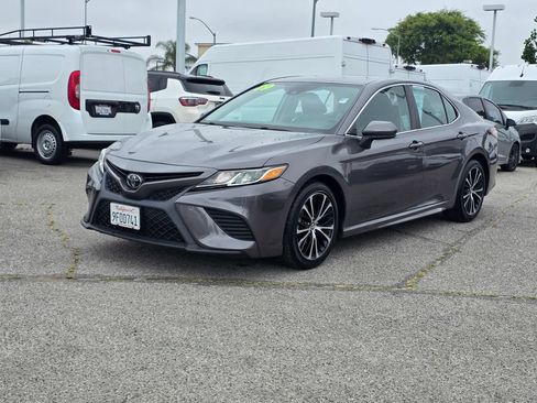 Used 2019 Toyota Camry SE FWD image 10