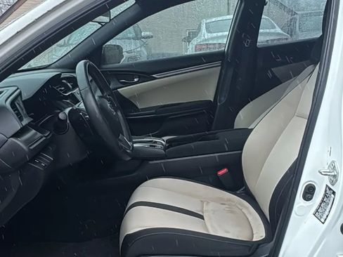 Used 2018 Honda Civic Sport image 11