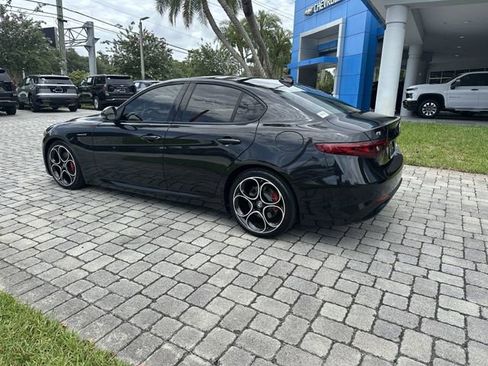 Used 2022 Alfa Romeo Giulia Veloce RWD image 33