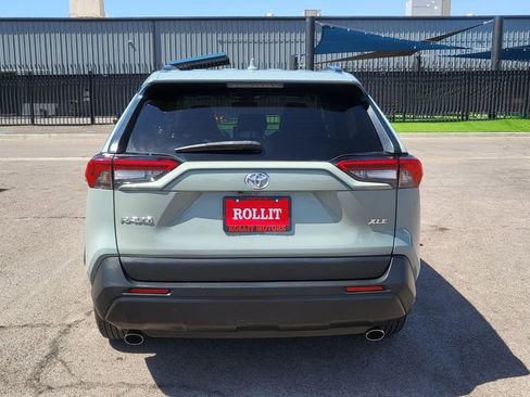 Used 2021 Toyota RAV4 XLE w/ Convenience Package FWD image 7