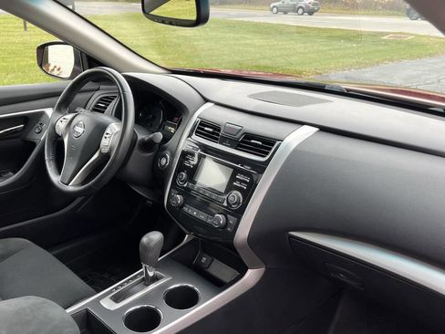 Used 2015 Nissan Altima 2.5 SV w/ Convenience Package FWD image 22