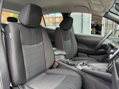 Used 2025 Nissan Leaf S FWD image 33