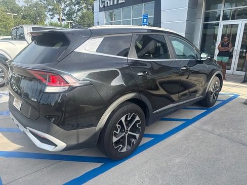 Used 2023 Kia Sportage EX AWD/4WD image 3