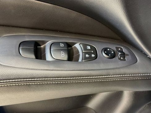 Used 2019 Nissan Pathfinder Platinum AWD/4WD image 20