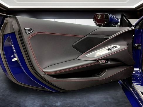 Used 2025 Chevrolet Corvette Stingray Coupe image 19