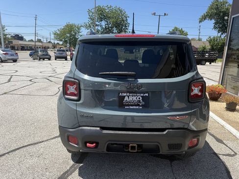 Used 2016 Jeep Renegade Trailhawk AWD/4WD image 8
