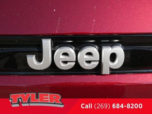 New 2025 Jeep Grand Cherokee Limited w/ Luxury Tech Group II AWD/4WD image 15