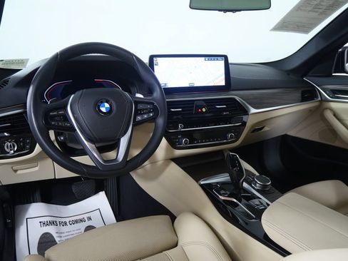 Used 2023 BMW 530i w/ Convenience Package RWD image 17