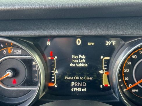 Used 2019 Jeep Wrangler Unlimited Sahara w/ Advanced Safety Group AWD/4WD image 19