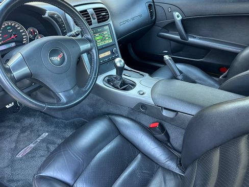 Used 2006 Chevrolet Corvette Z06 w/ Preferred Equipment Group RWD image 9