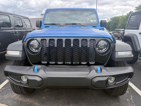 Used 2023 Jeep Wrangler Unlimited w/ Convenience Group AWD/4WD image 2
